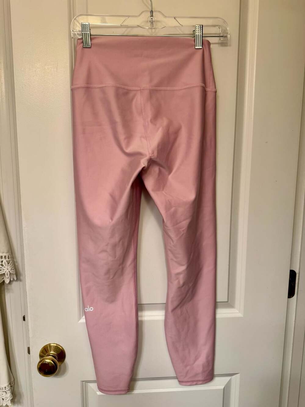 Alo Yoga Airlift Legging Size M Pink Candy Heart